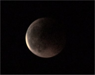 Eclissi di Luna del 15 giugno 2011 da Venezia -- � E.Stomeo (VE)