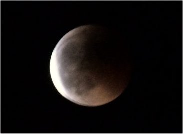 Eclissi di Luna del 15 giugno 2011 da Venezia -- � E.Stomeo (VE)