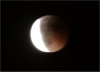 Eclissi di Luna del 15 giugno 2011 da Venezia -- � E.Stomeo (VE)